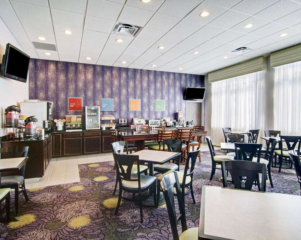 Clarion Pointe 3*